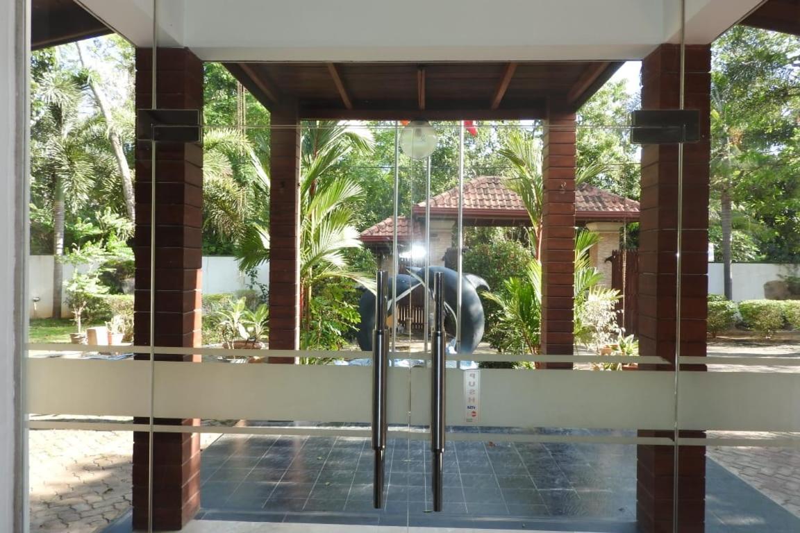 Yala Safari Village Maha Akurugoda Екстер'єр фото