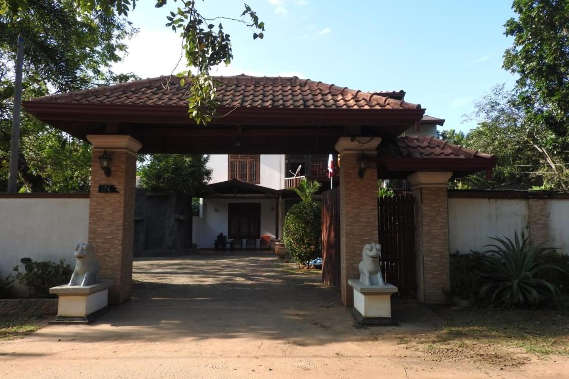 Yala Safari Village Maha Akurugoda Екстер'єр фото